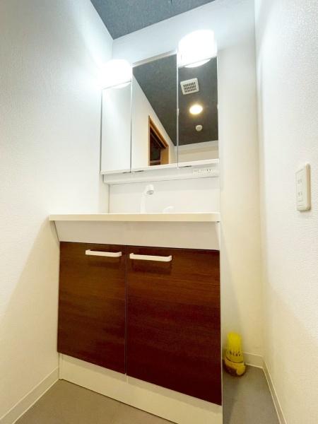 ���{�L���s��쐼2���� 334-1�̒��Ã}���V�����̐��ʑ�E���ʏ�