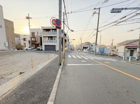 ���{�����s�z�c���̓y�n�̑O�ʓ��H�܂ތ��n�ʐ^