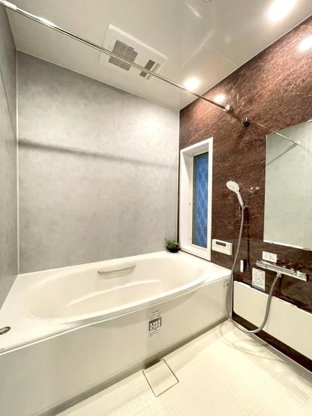 大阪府大阪市平野区加美北8丁目の中古一戸建ての浴室