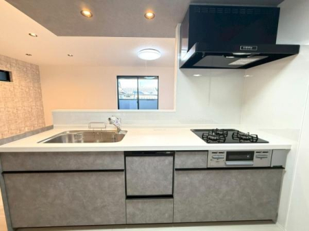 ���{���s�����F��1���ڂ̐V�z��ˌ��ẴL�b�`��