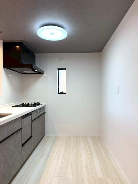 ���{���s�����F��1���ڂ̐V�z��ˌ��ẴL�b�`��