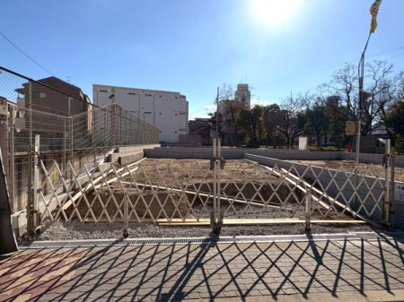 ���{���s����敽��s��3���ڂ̐V�z��ˌ��Ă̌��n�O�ώʐ^