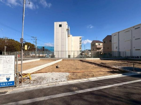 ���{���s����敽��s��3���ڂ̐V�z��ˌ��Ă̌��n�O�ώʐ^