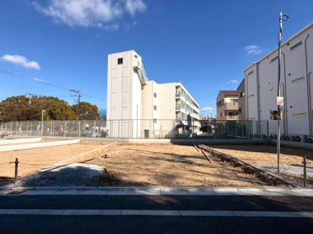 ���{���s����敽��s��3���ڂ̐V�z��ˌ��Ă̌��n�O�ώʐ^