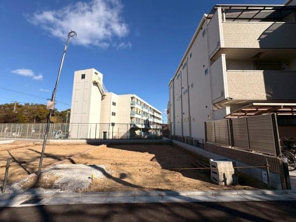 ���{���s����敽��s��3���ڂ̐V�z��ˌ��Ă̌��n�O�ώʐ^