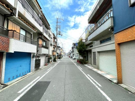 ���{���s���Z�g��ƃP�u��c1���ڂ̒��È�ˌ��Ă̑O�ʓ��H�܂ތ��n�ʐ^