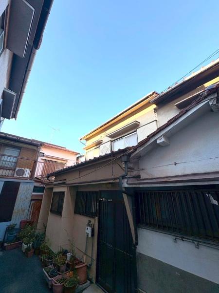 ���{��s���_�ےʂ̒��Ãe���X�n�E�X�̂��̑����n