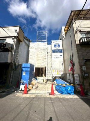 ���{���s�����c��2���ڂ̐V�z��ˌ��Ă̌��n�O�ώʐ^