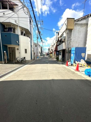 ���{���s�����c��2���ڂ̐V�z��ˌ��Ă̑O�ʓ��H�܂ތ��n�ʐ^