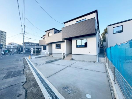 ���{�L���s������1���ڂ̐V�z��ˌ��Ă̒��ԏ�