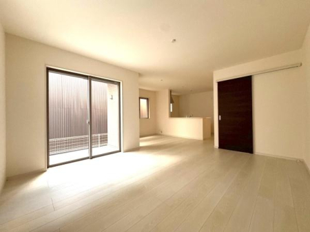 ���{���s�����c��3���ڂ̐V�z��ˌ��Ẵ��r���O