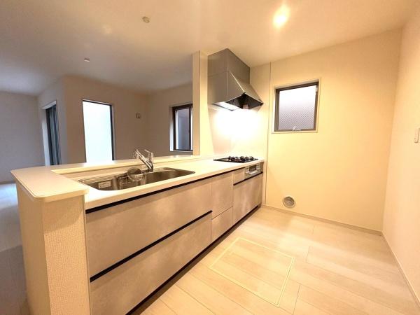 ���{���s�����c��3���ڂ̐V�z��ˌ��ẴL�b�`��