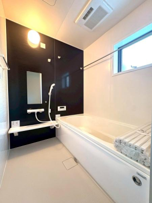 ���{���s�����c��3���ڂ̐V�z��ˌ��Ă̗���