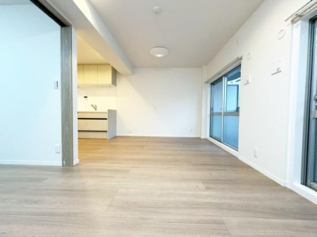 ���{���s����搼�O��1���� 2-35�̒��Ã}���V�����̃��r���O