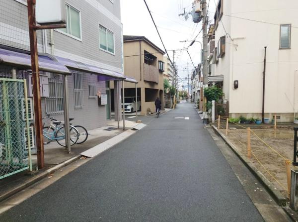 ���{�����s�ߍ]��1���ڂ̓y�n�̑O�ʓ��H�܂ތ��n�ʐ^