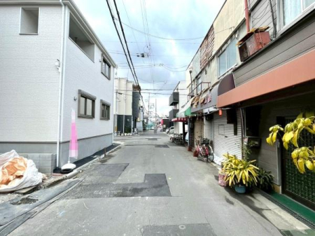 ���{���s�����c��3���ڂ̐V�z��ˌ��Ă̑O�ʓ��H�܂ތ��n�ʐ^