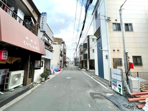 ���{���s�����c��3���ڂ̐V�z��ˌ��Ă̑O�ʓ��H�܂ތ��n�ʐ^