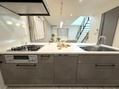 ���{���s����撷�g������3���ڂ̒��È�ˌ��ẴL�b�`��