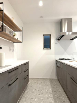 ���{���s����撷�g������3���ڂ̒��È�ˌ��ẴL�b�`��