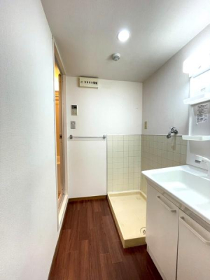 ���{���s����������4���ڂ̒��Ã}���V�����̐��ʑ�E���ʏ�