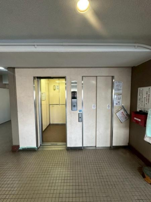 ���{���s������擌�W�H1���ڂ̒��Ã}���V�����̂��̑����p��