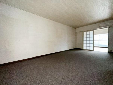 ���{���s������擌�W�H1���ڂ̒��Ã}���V�����̃��r���O