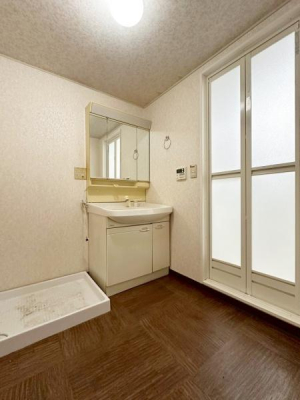 ���{���s������擌�W�H1���ڂ̒��Ã}���V�����̐��ʑ�E���ʏ�