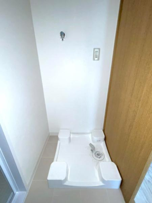 ���{���s����揟�R�k3���ڂ̒��Ã}���V�����̐��ʑ�E���ʏ�