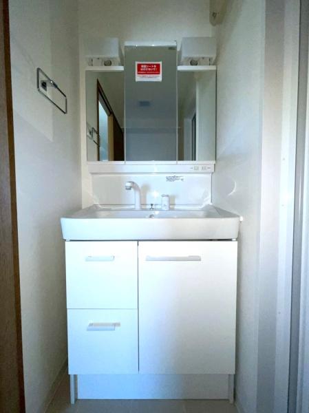 ���{���s����揟�R�k3���ڂ̒��Ã}���V�����̐��ʑ�E���ʏ�