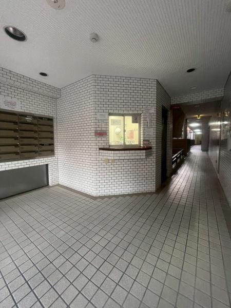 ���{���s���Z�g��c��6���ڂ̒��Ã}���V�����̃G���g�����X