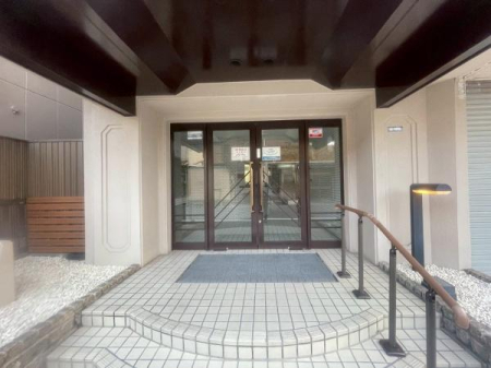 ���{���s���Z�g��c��6���ڂ̒��Ã}���V�����̌���