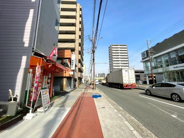 ���{���s���Z�g��Y�S4���ڂ̓y�n�̑O�ʓ��H�܂ތ��n�ʐ^