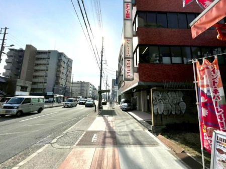 ���{���s���Z�g��Y�S4���ڂ̓y�n�̑O�ʓ��H�܂ތ��n�ʐ^