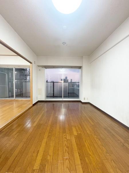 ���{��^�s��̎����̒��Ã}���V�����̃��r���O