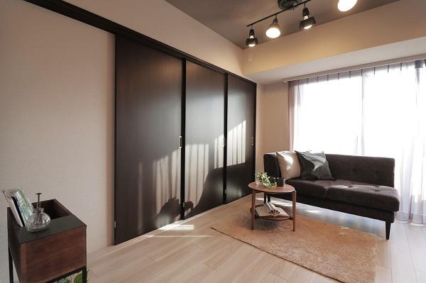 ���{��^�s�����̒��Ã}���V�����̃��r���O