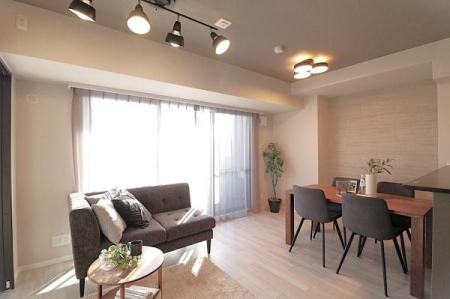 ���{��^�s�����̒��Ã}���V�����̃G���g�����X