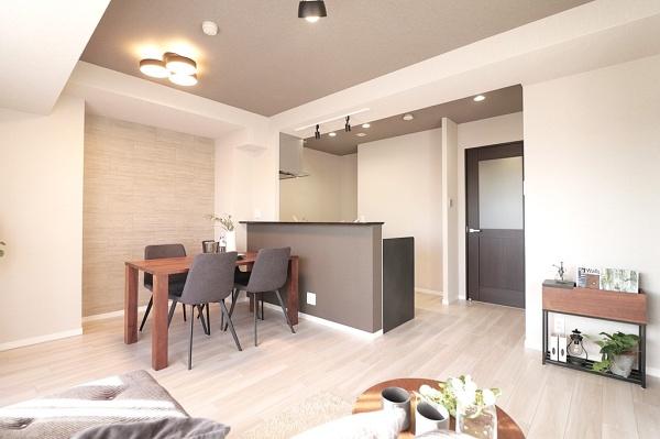 ���{��^�s�����̒��Ã}���V�����̃G���g�����X