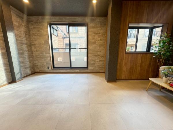 ���{��^�s�����̒��È�ˌ��Ẵ��r���O