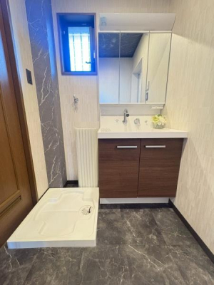 ���{��^�s�����̒��È�ˌ��Ă̐��ʑ�E���ʏ�