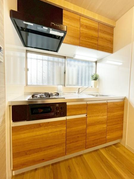 ���{�L���s���]��2���ڂ̒��Ãe���X�n�E�X�̃L�b�`��