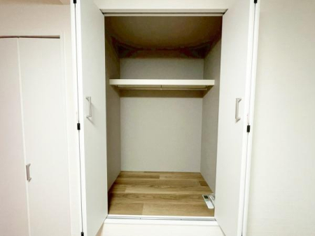 ���{�L���s���]��2���ڂ̒��Ãe���X�n�E�X�̎��[