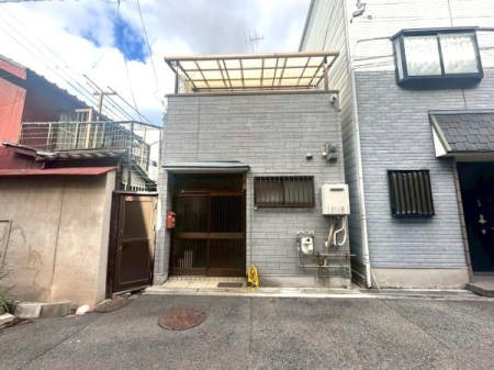 ���{���s����撆�쐼1���ڂ̒��È�ˌ��Ă̌��n�O�ώʐ^