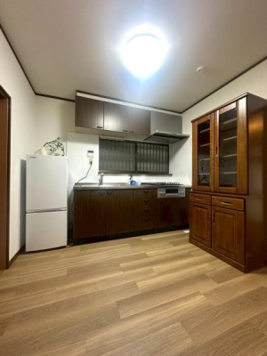 ���{���s����撆�쐼1���ڂ̒��È�ˌ��Ẵ��r���O