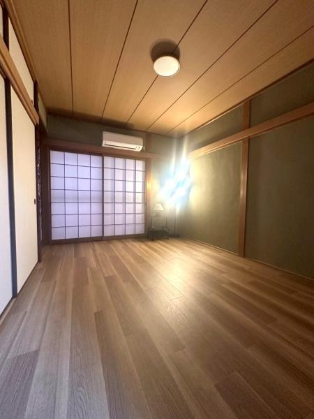 大阪府大阪市生野区中川西1丁目の中古一戸建ての洋室