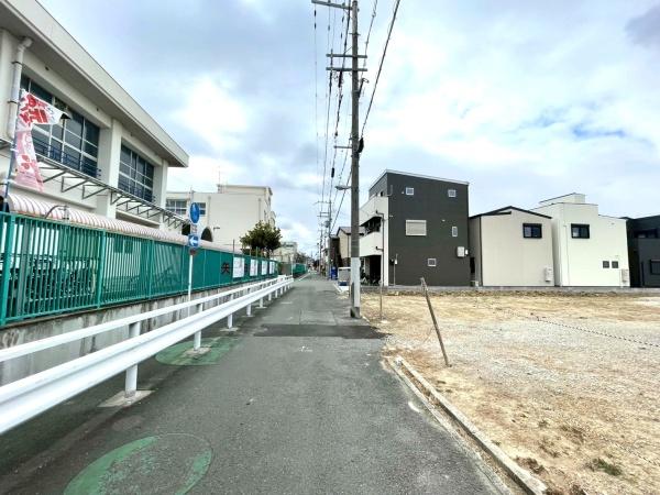 ���{���s���Z�g��Z����c2���ڂ̓y�n�̑O�ʓ��H�܂ތ��n�ʐ^