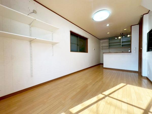 ���{�Q����s������V���̒��È�ˌ��Ẵ��r���O