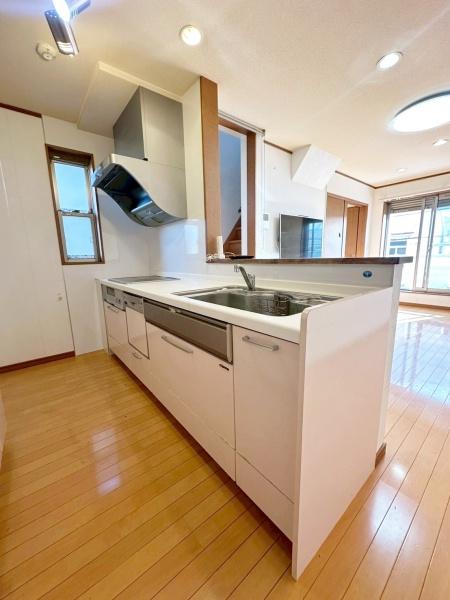 ���{�Q����s������V���̒��È�ˌ��Ẵ��r���O