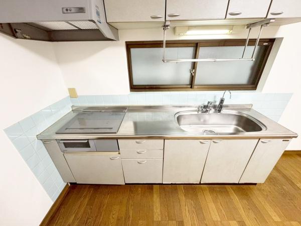 ���{�L���s��������2���ڂ̒��È�ˌ��ẴL�b�`��