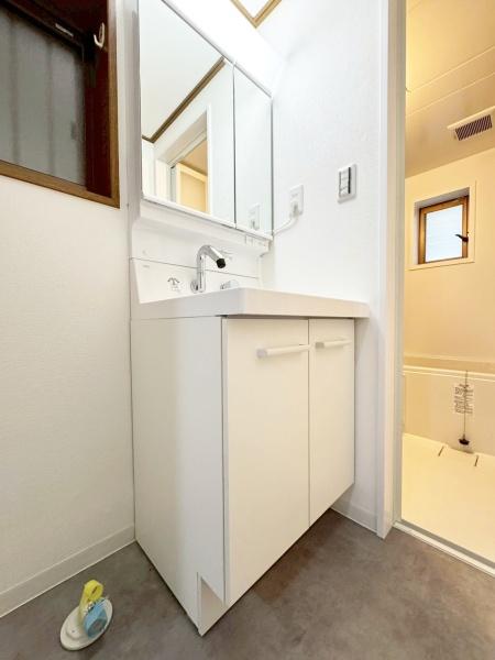 ���{�L���s��������2���ڂ̒��È�ˌ��Ă̐��ʑ�E���ʏ�