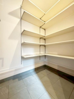 ���{�L���s�����R6���ڂ̐V�z��ˌ��Ă̎��[